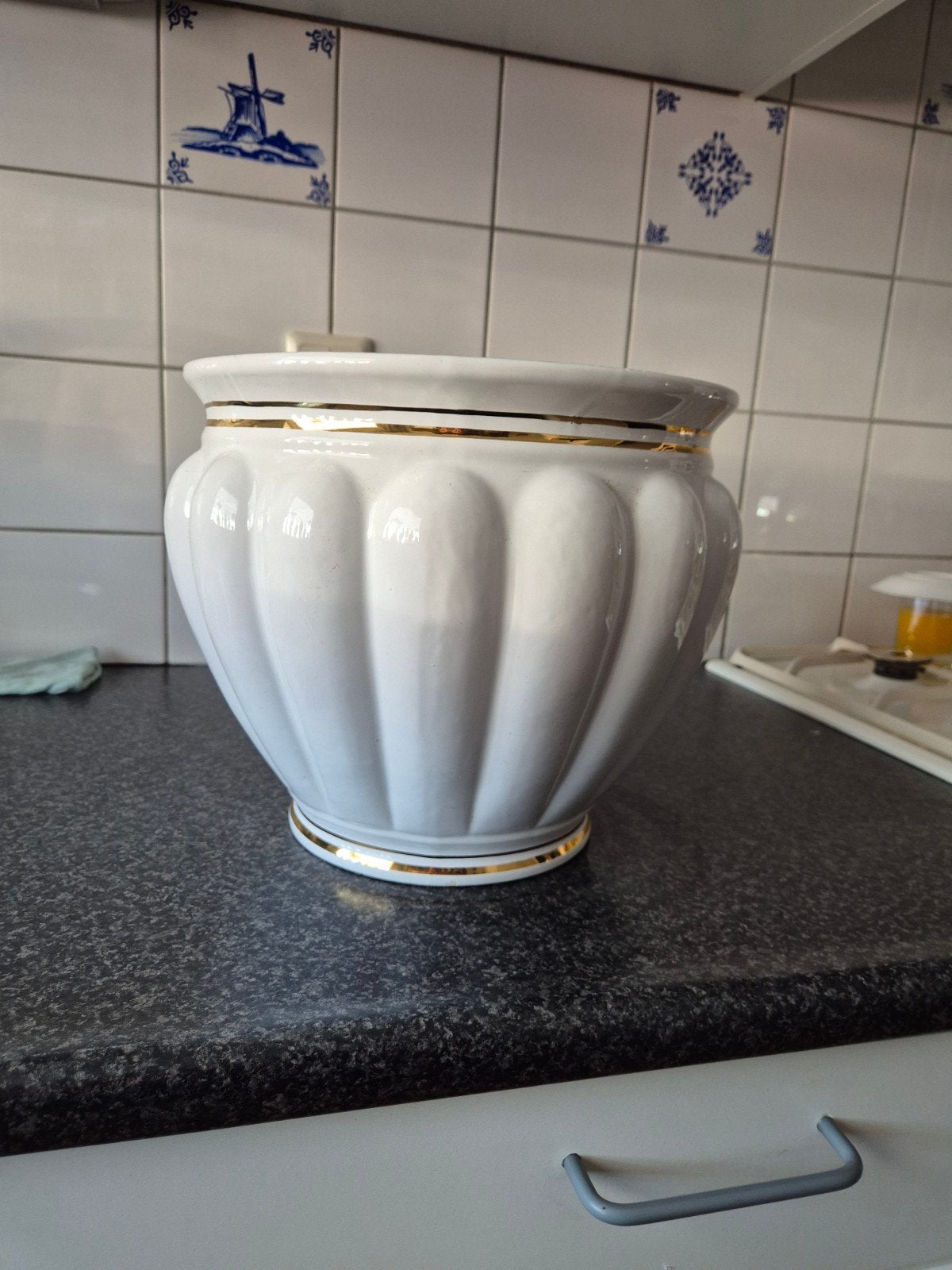 Witte bloempot met gouden rand - Elegant en klassiek, Ophalen