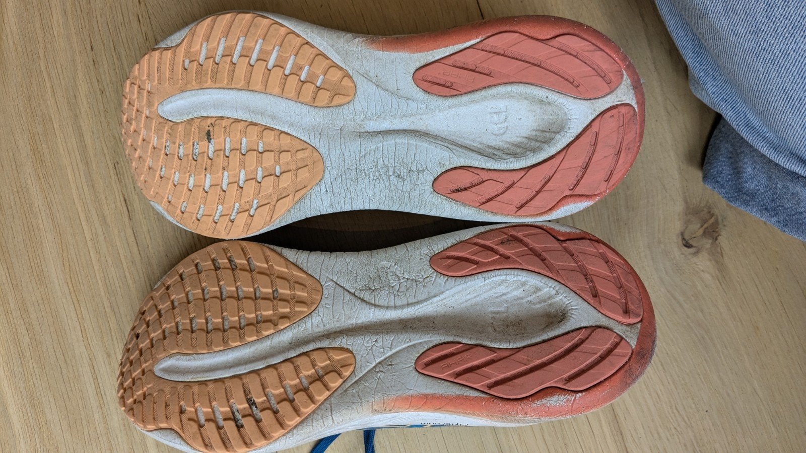 ASICS zaal- of hardloopschoenen maat 44 - Blauw, Ophalen, Blauw, Sneakers of Gympen, ASICS