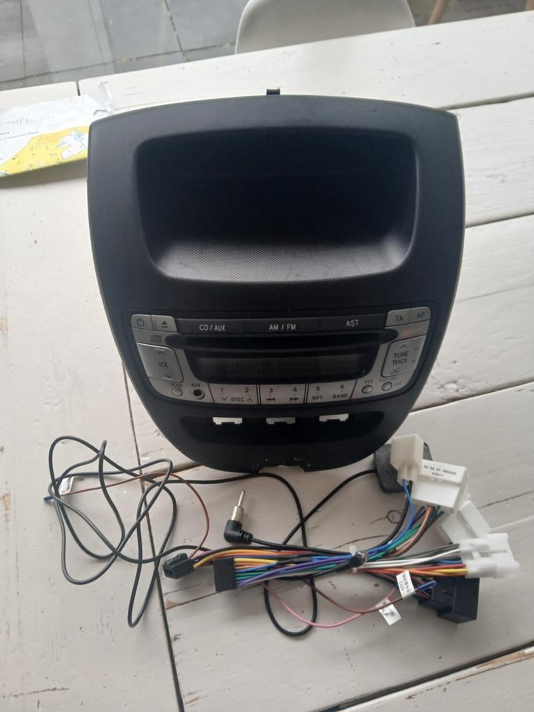 Autoradio Toyota Aygo - Origineel met bedrading, Ophalen of Verzenden