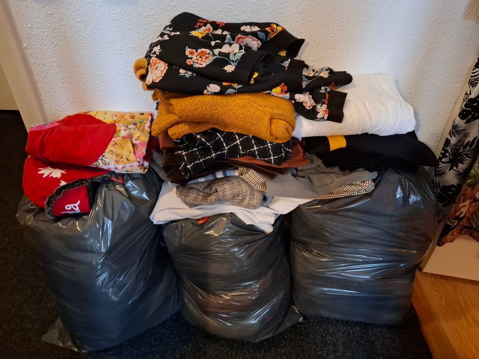 Grote partij/bundel kleding e.d in goede gedragen staat., Ophalen, Gedragen