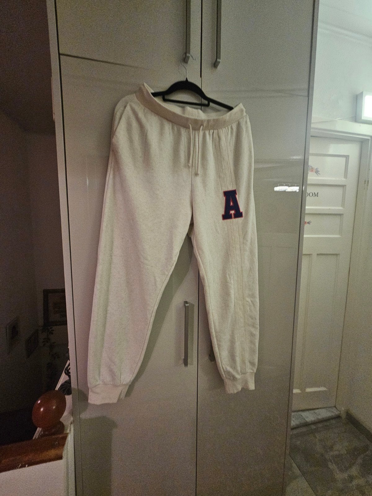 Adidas broek maat L., Adidas, Beige, Maat 42/44 (L), Ophalen of Verzenden