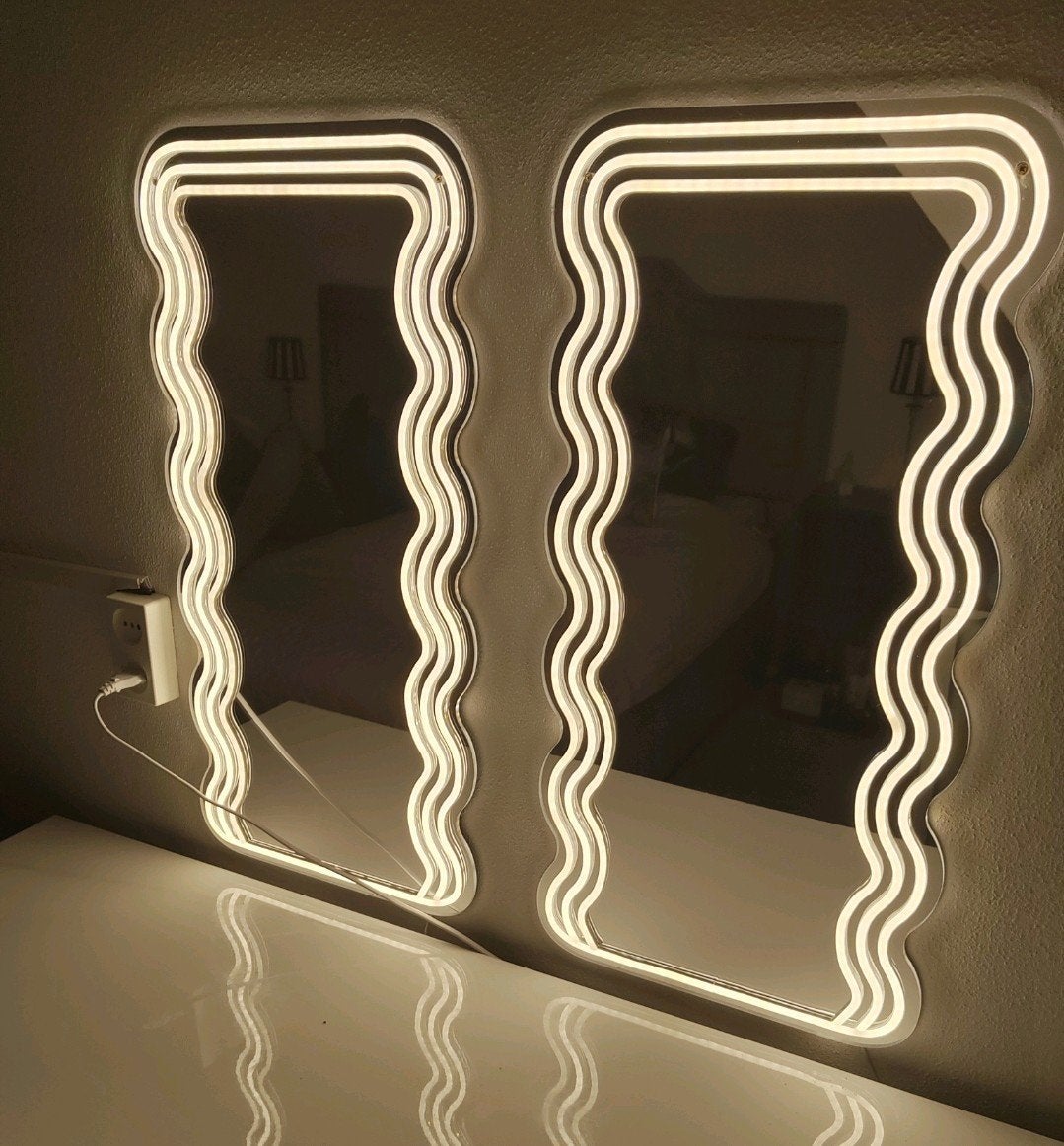 neon wave spiegel, Huis en Inrichting, Woonaccessoires | Spiegels, Ophalen, Rechthoekig, Minder dan 100 cm