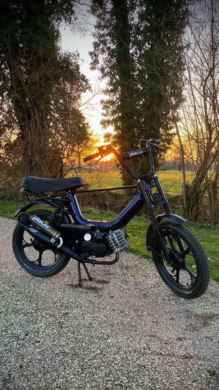 Tomos 74cc met kenteken, Fietsen en Brommers, Brommers | Tomos, Ophalen, Zo goed als nieuw, Standard