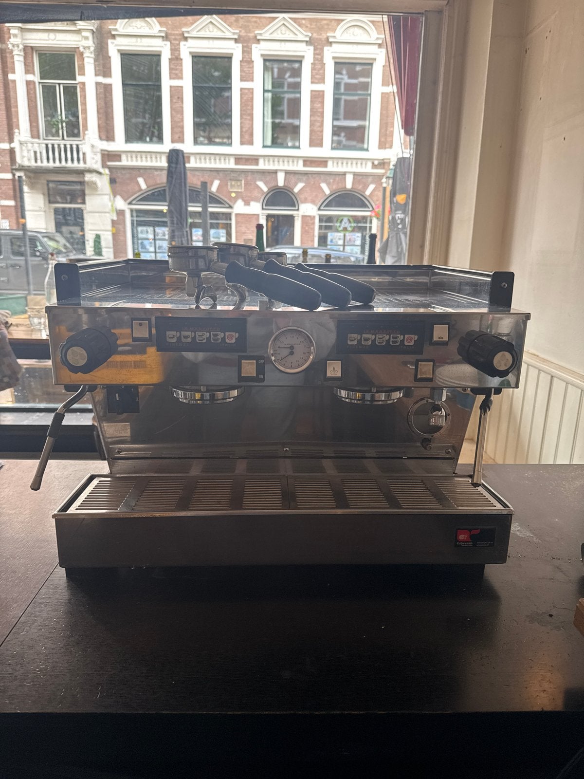 La Marzocco Linea 2AV uit 2014 met 2 koffie grinders, Gebruikt, Espresso apparaat, Koffiebonen, Ophalen