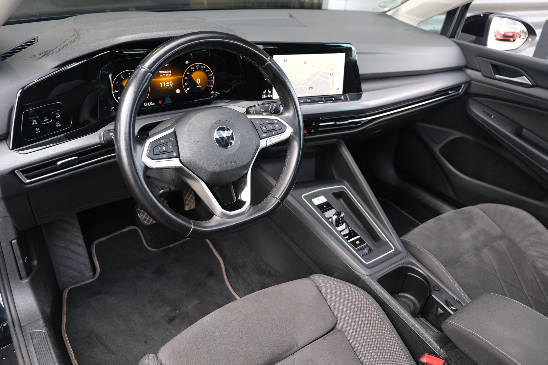 Volkswagen Golf 1.5 eTSI DSG Pano Trek IQ Led Pdc Acc Alcant, Auto's, Dealer onderhouden, 4 cilinders, 150 pk, Alcantara