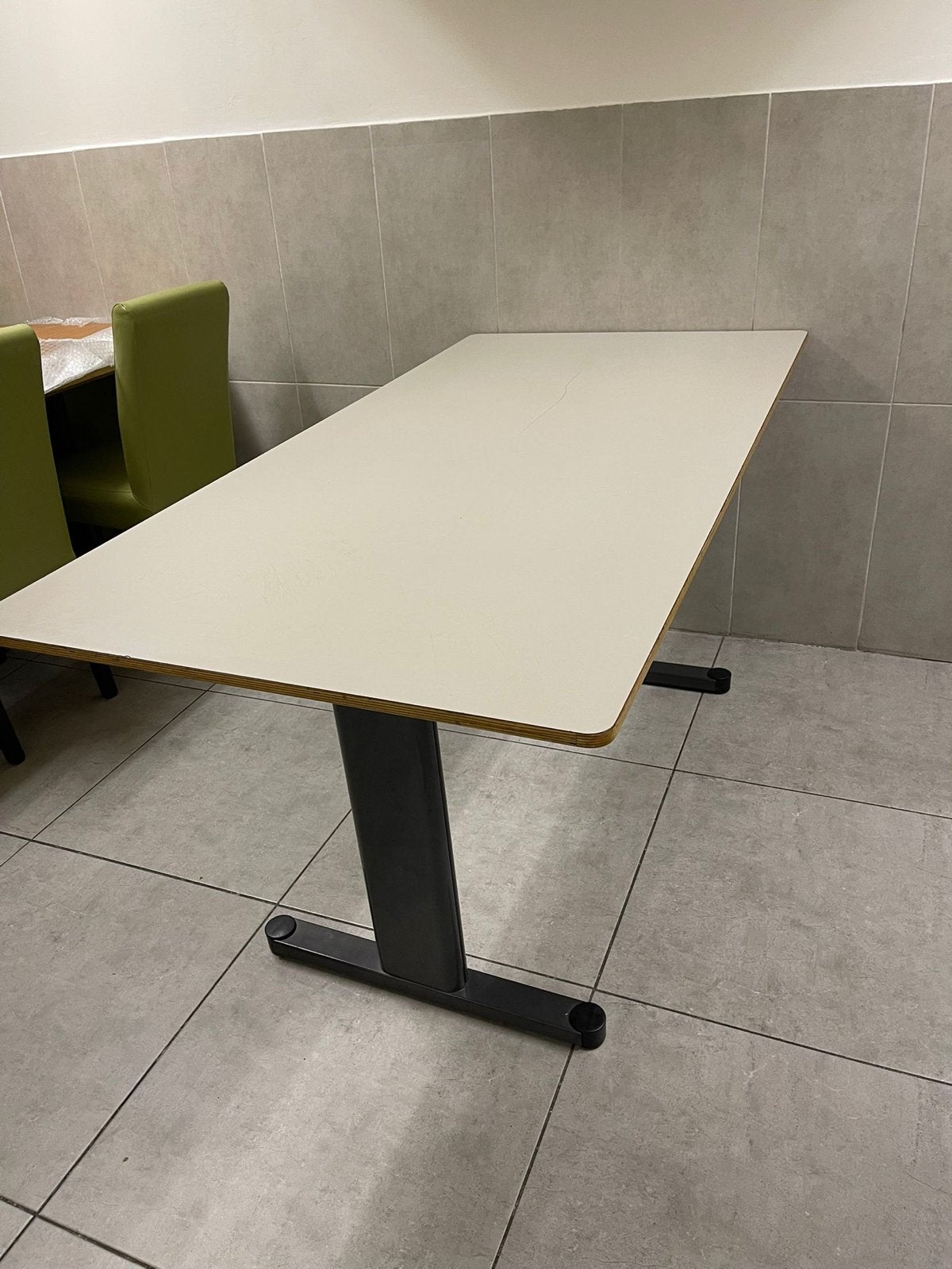2 zo goed als nieuwe tafels - 160x80x77 cm, Ophalen, 50 tot 100 cm, Zo goed als nieuw, 150 tot 200 cm