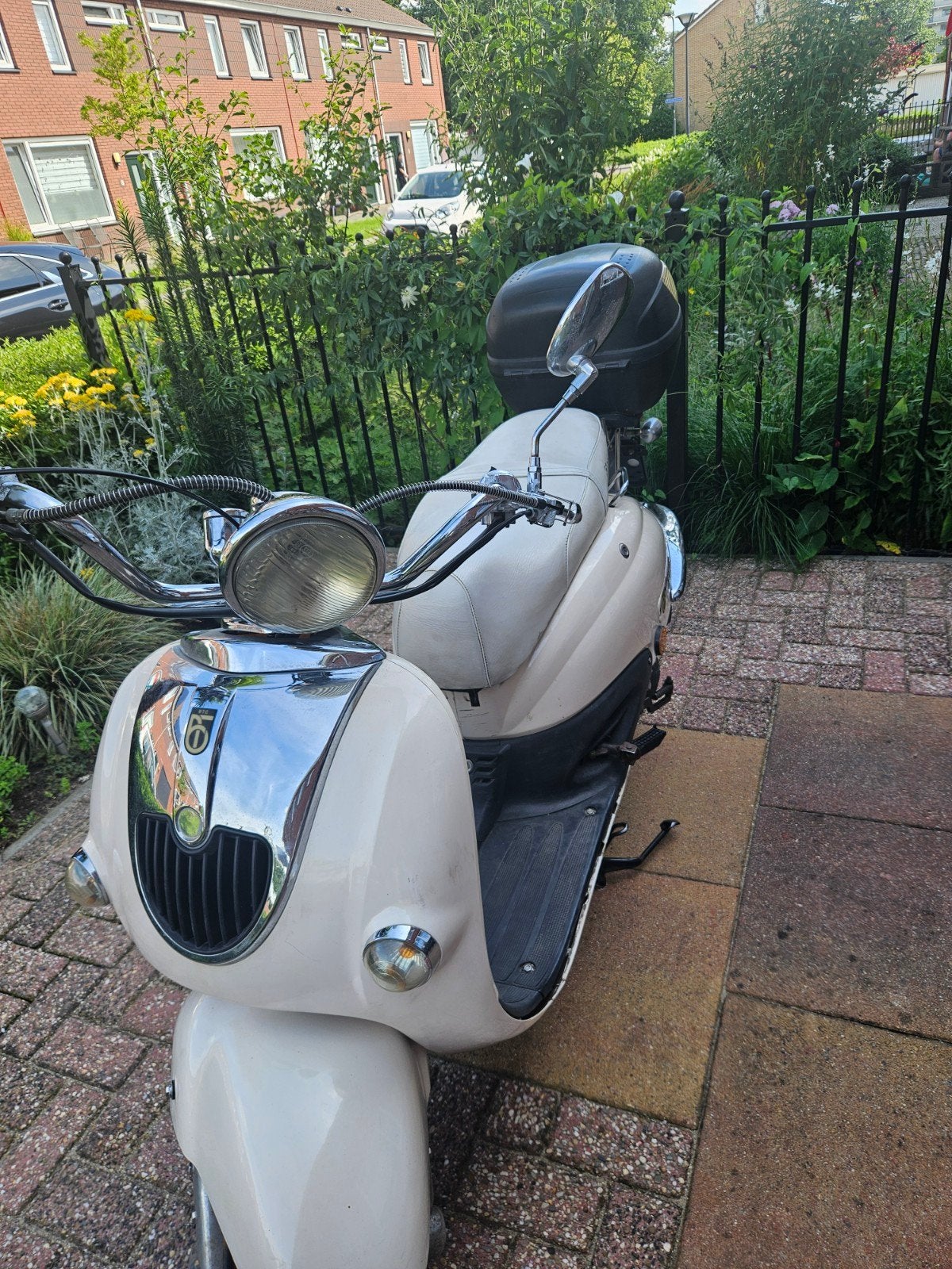Grande Retro Scooter - Goed Onderhouden, Ophalen, Gebruikt, Benzine, Overige merken