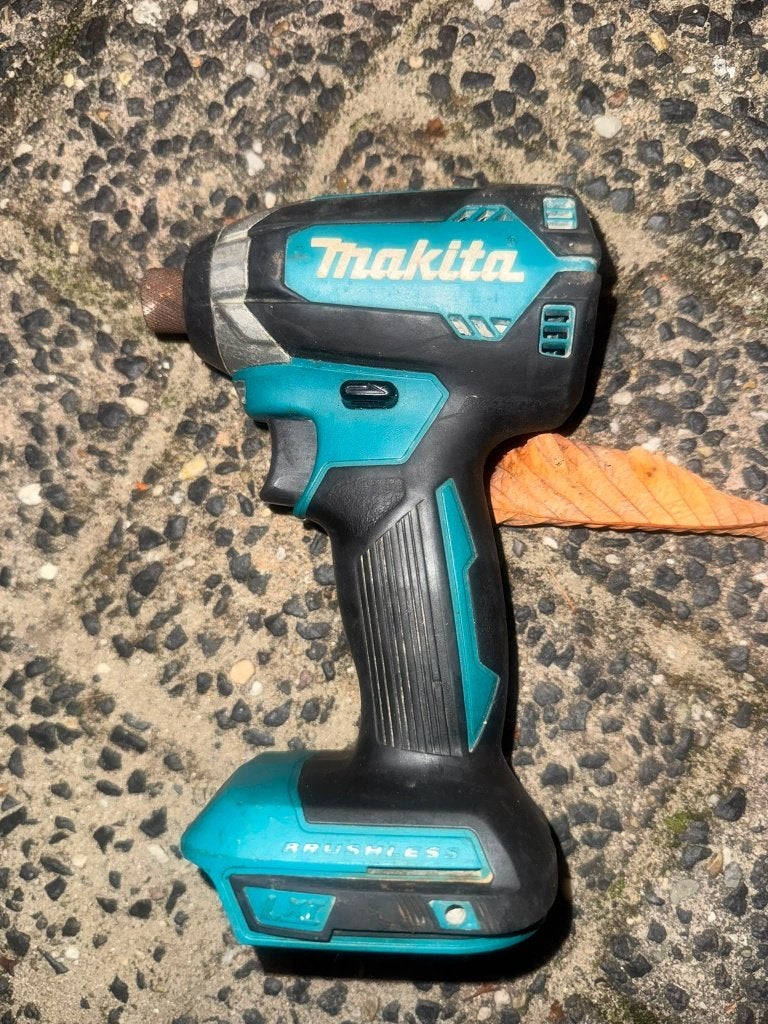 Makita DTD153 18V LXT slagschroevendraaier, Ophalen of Verzenden, Gebruikt, Schroevendraaier, Makita