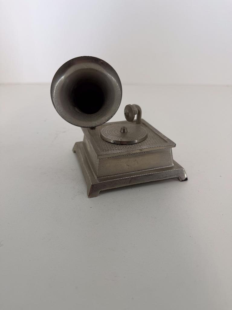 Miniatuur grammofoon – metalen decoratie, Ophalen of Verzenden, Zo goed als nieuw, Overige typen