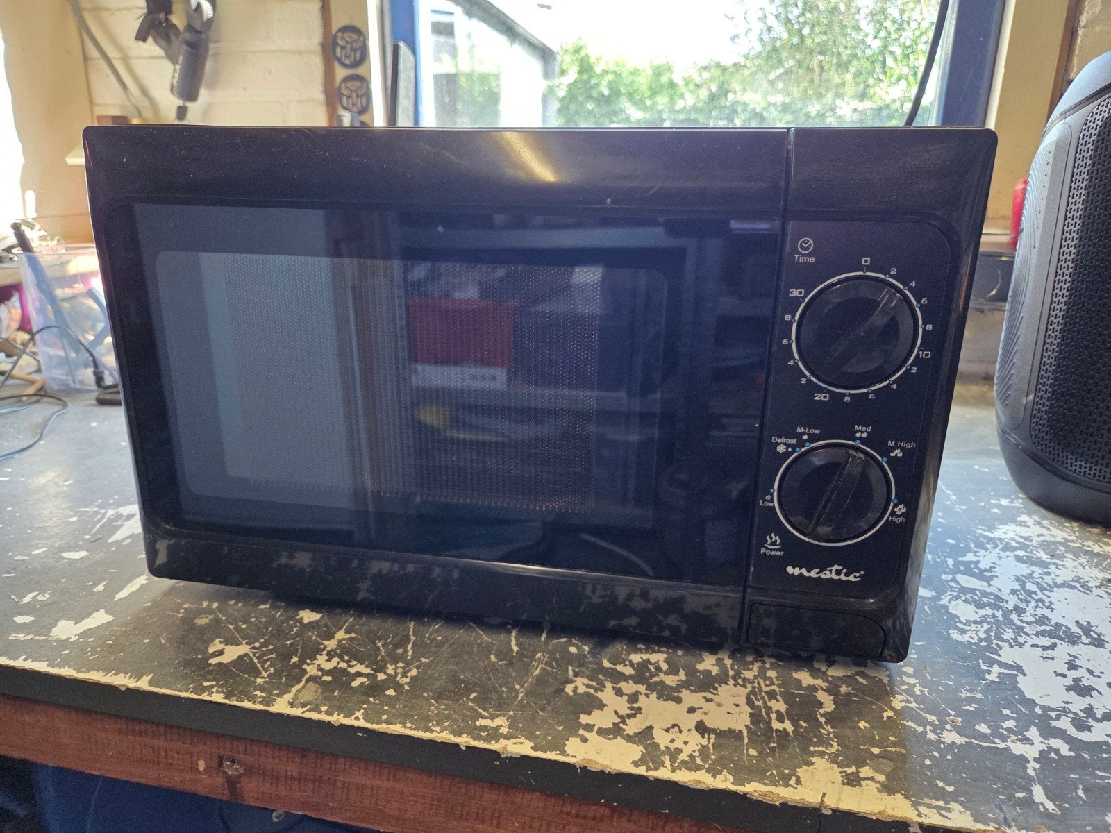 Mestic MM-100 Magnetron 700W 17L - Zwart, Ophalen