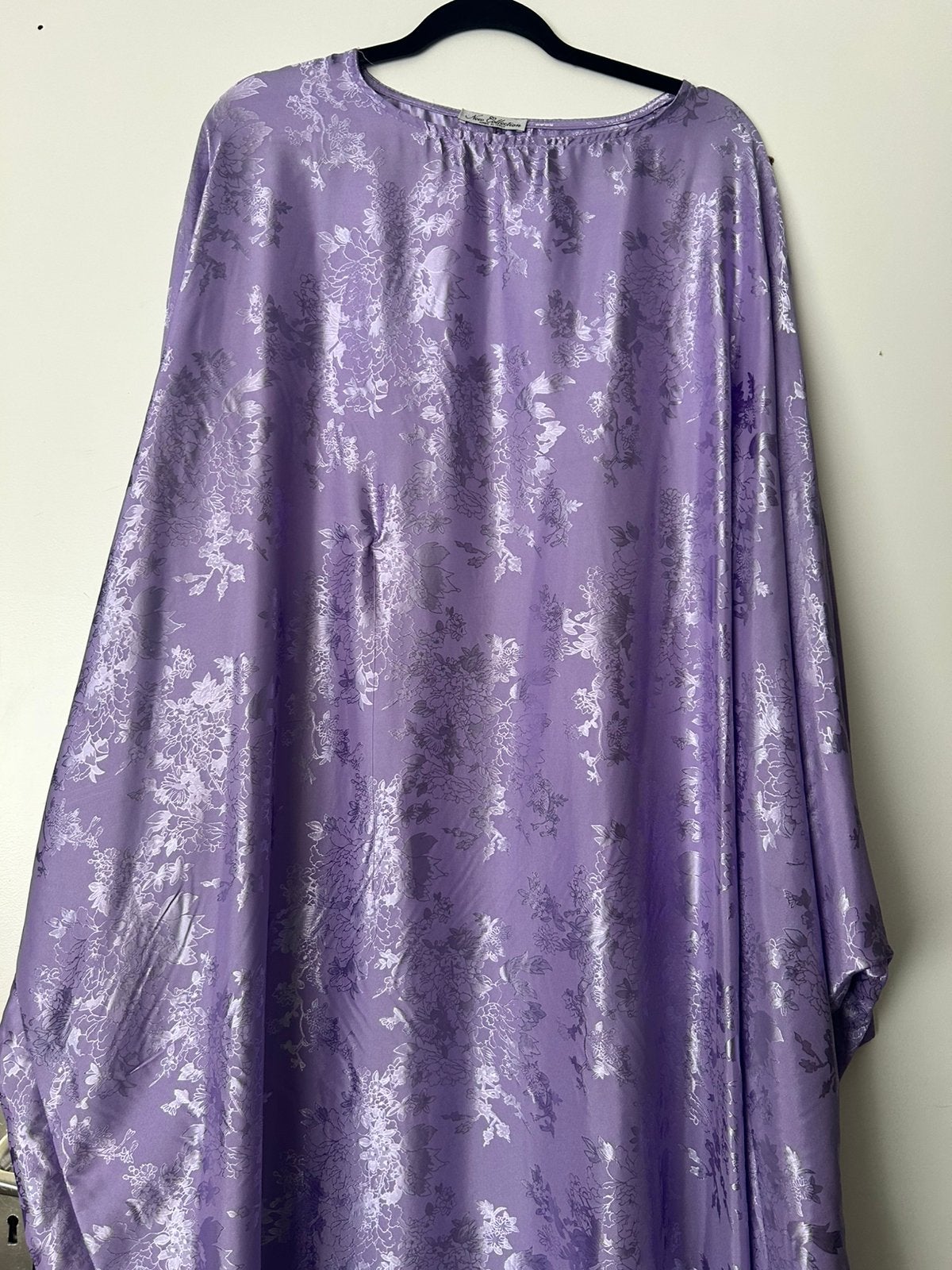 Kaftan lila paars farasha mode vlinder jurk 1 maat, Kleding | Dames, Ophalen of Verzenden, Zo goed als nieuw, Paars, Onder de knie