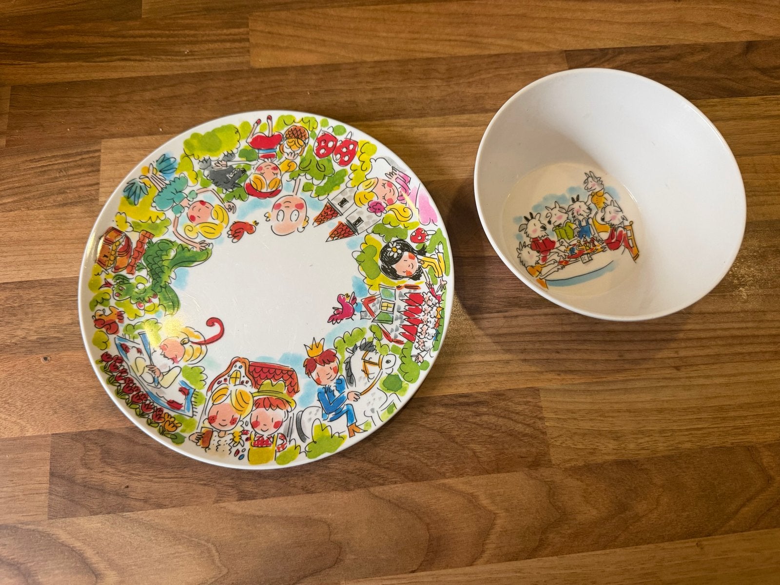 Efteling bord en kom met sprookjesfiguren, Verzamelen, Ophalen of Verzenden, Gebruikt, Gebruiksvoorwerp