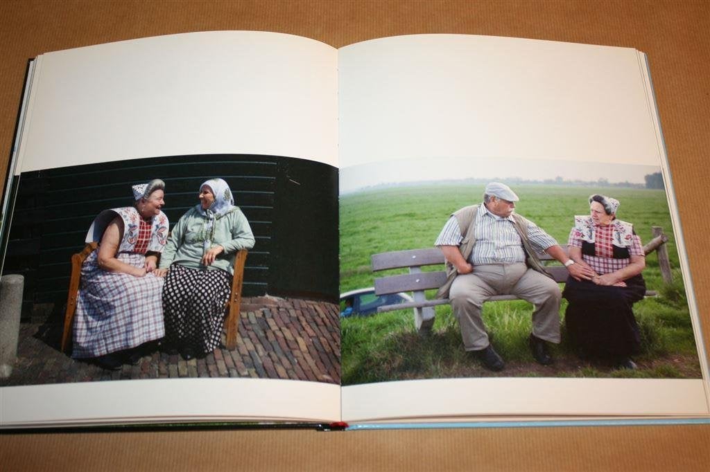 Kuiven & kraplappen. Women of Spakenburg., Boeken, Ophalen of Verzenden, Zo goed als nieuw, Europa