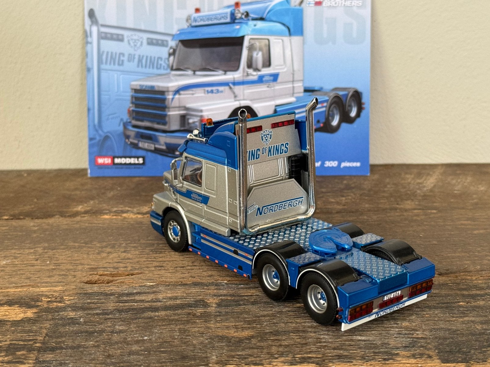 WSI - Scania 143 Torpedo Nordberghs, Hobby en Vrije tijd, Modelauto's | 1:50, Verzenden, Zo goed als nieuw, Bus of Vrachtwagen
