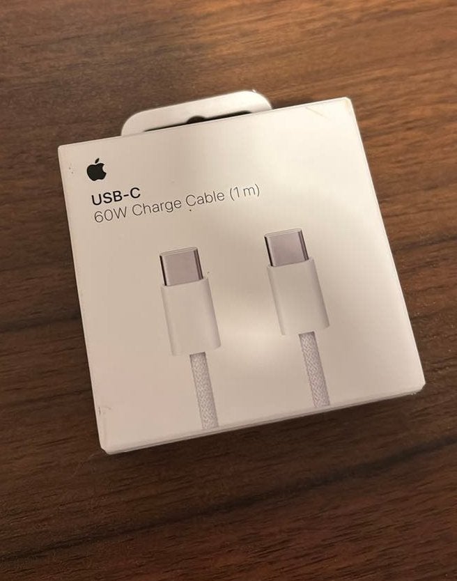 Apple charger nooit gebruikt alleen geopned., Ophalen, USB-C, Nieuw, Apple