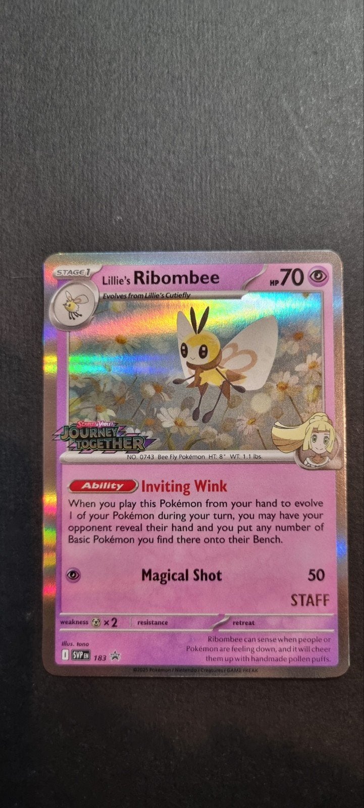 Lillie's Ribombee STAFF Stamped SVP 183, Ophalen of Verzenden, Zo goed als nieuw, Losse kaart, Foil