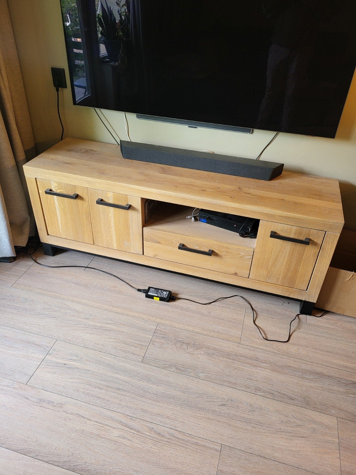 Tv meubel Hevano massief eieken, Ophalen, 100 tot 150 cm, Zo goed als nieuw, Minder dan 100 cm