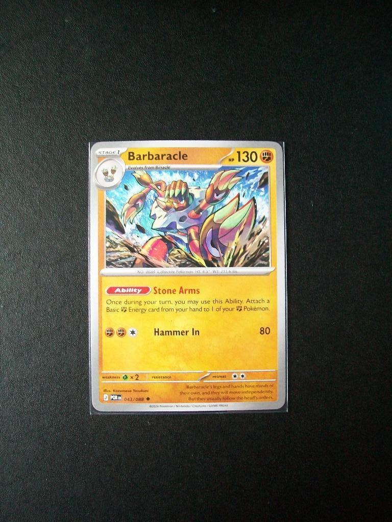 9451. Nieuwe Pokemon Kaart BARBARACLE HP 130 (043/088), Verzenden, Nieuw, Losse kaart