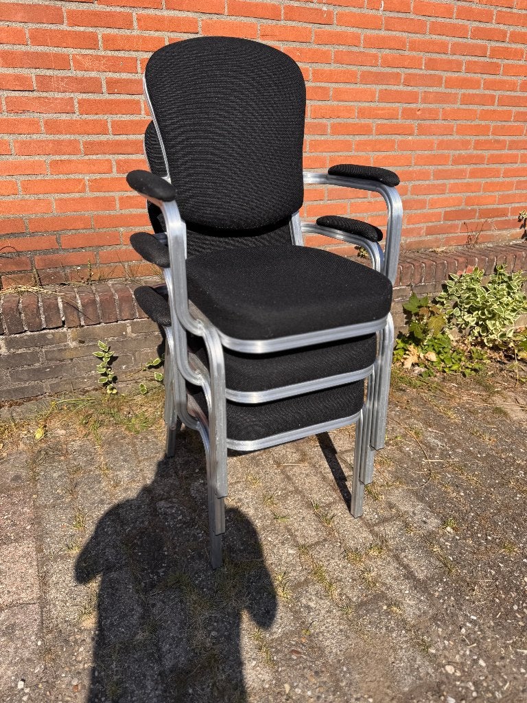 3x Burgers Amsterdam stapelstoelen met armleuning – zwart, Huis en Inrichting, Stoelen, Ophalen, Gebruikt, Drie, Burgers Amsterdam