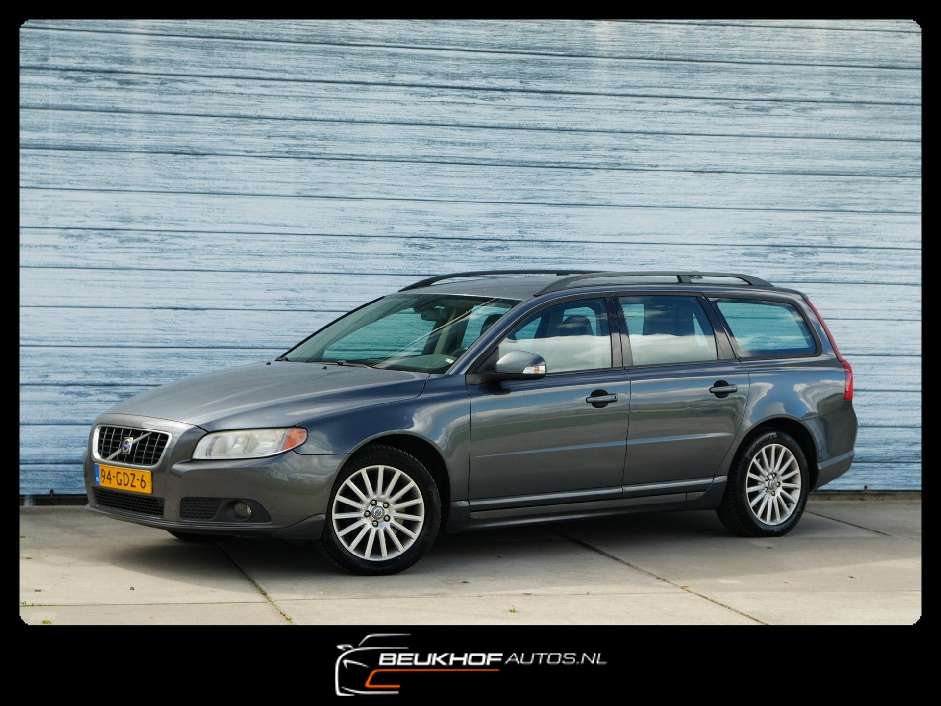 Volvo V70 2.5T Summum Automaat Leer Airco Navi 200Pk, Auto's, 2521 cc, 93 €/maand, Euro 4, 750 kg