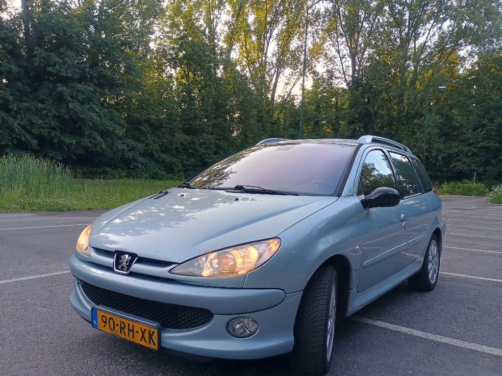 Peugeot 206 2.0 16V SW GTI 2005 Grijs, Auto's, 136 pk, Zwart, 4 cilinders, 49 €/maand