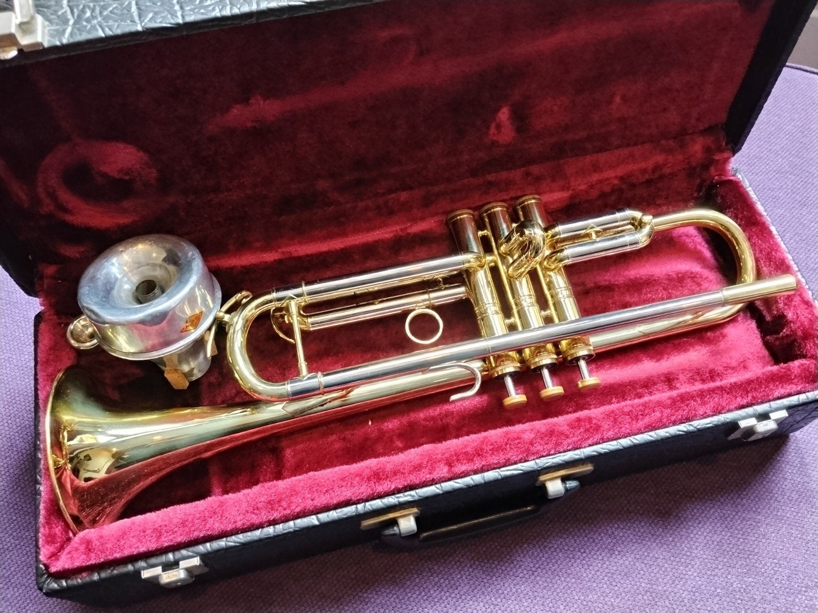 Musica Steyr Oostenrijk bb Trompet met koffer
Mooie trom, Muziek en Instrumenten, Ophalen of Verzenden, Zo goed als nieuw, Bes-trompet