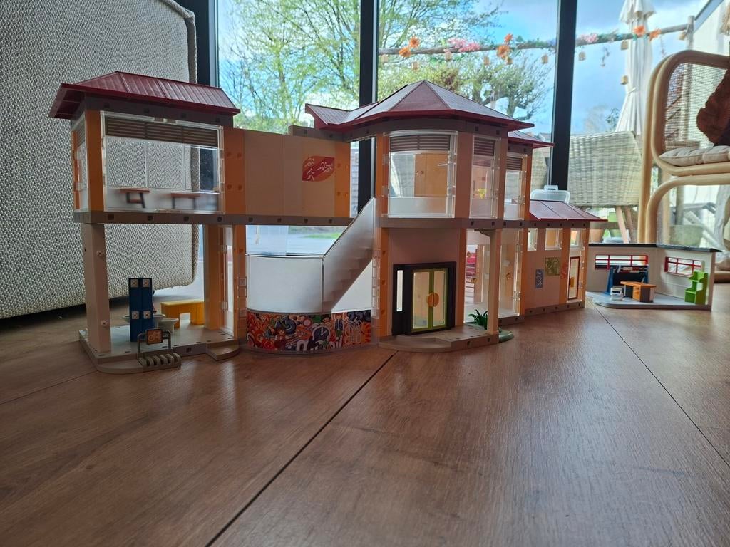 Playmobil school met gymzaal en apart basisschoollokaal, Kinderen en Baby's, Speelgoed | Playmobil, Ophalen, Gebruikt