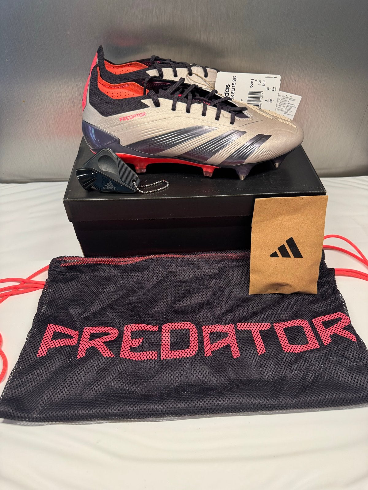 Adidas Predator Elite SG voetbalschoenen - Nieuw maat 38, Ophalen of Verzenden, Nieuw, Schoenen