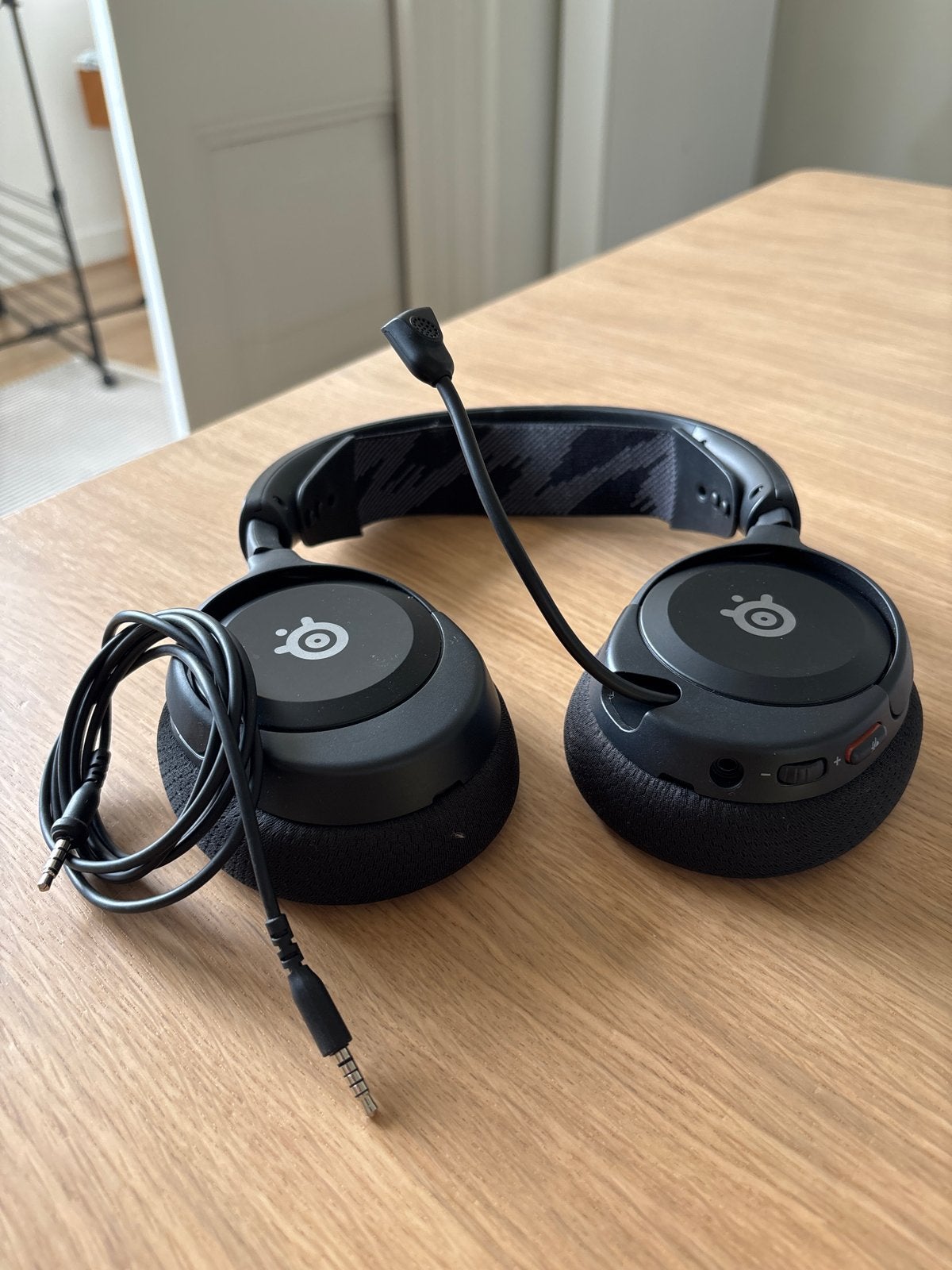 SteelSeries Arctis Nova 1 Gaming Headset