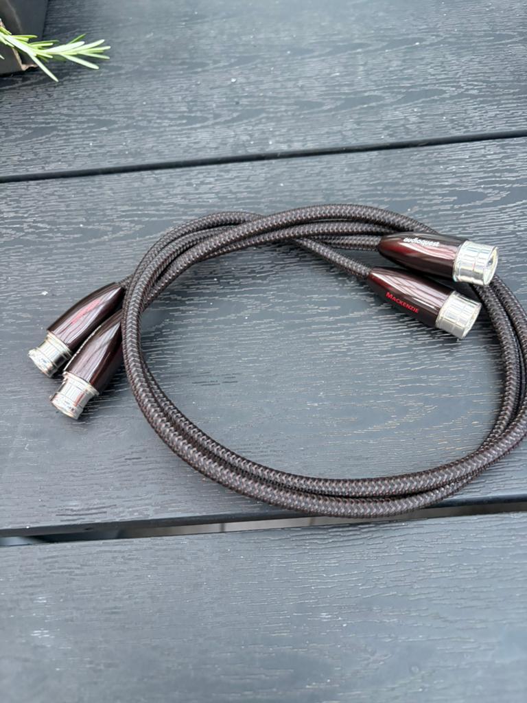 Audioquest MacKenzie XLR 0.75 meter, Ophalen of Verzenden, Zo goed als nieuw, Minder dan 2 meter, Interlink-kabel