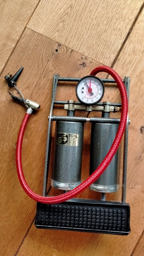 voetpomp (auto/fiets/scooter), Ophalen, Zo goed als nieuw, Handmatig