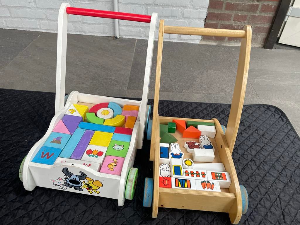 2x Houten loopwagen met blokken - Speelplezier gegarandeerd!, Ophalen, Gebruikt, Overige typen, Met wieltjes