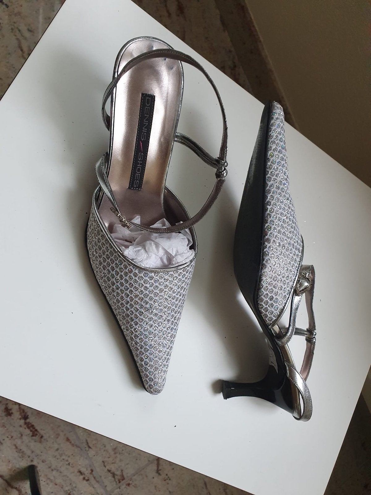 Dennis Shoes zilveren pumps met bandjes, Ophalen, Zo goed als nieuw, Overige kleuren, Pumps