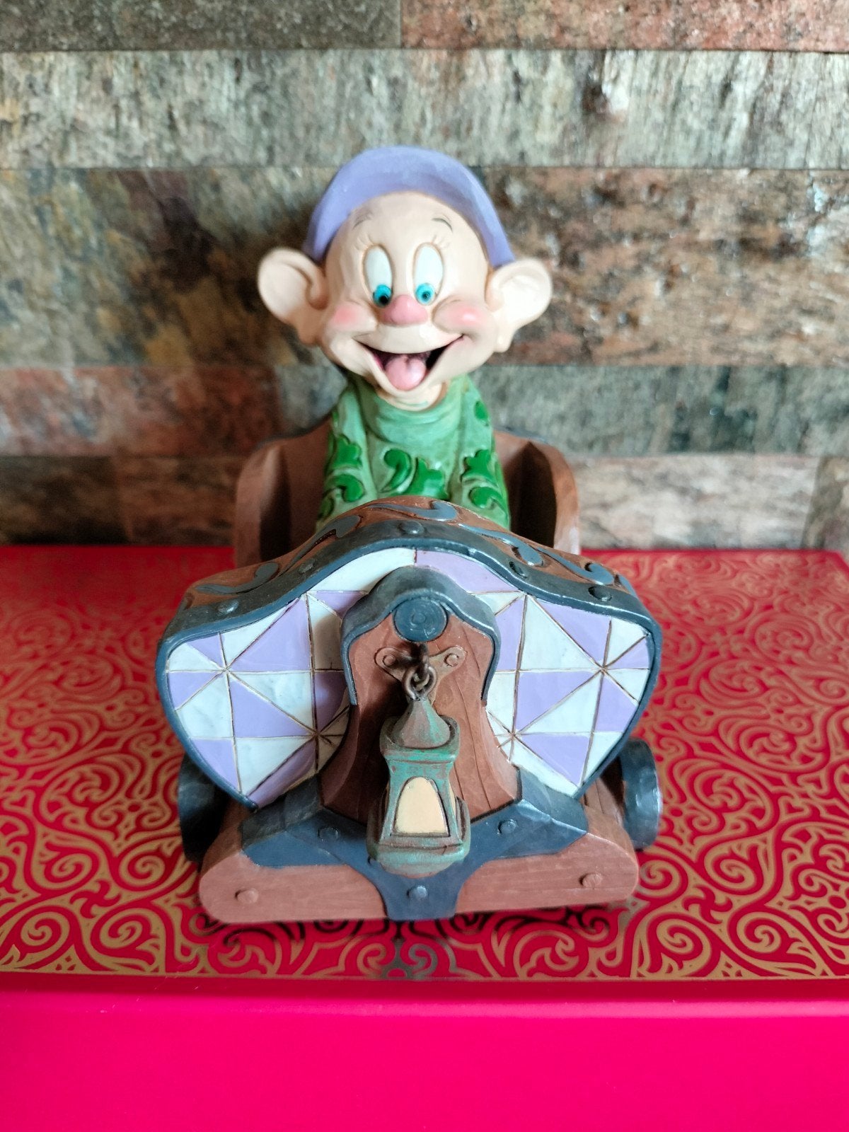 Disney traditions Dopey, Ophalen of Verzenden, Sneeuwwitje of Doornroosje, Zo goed als nieuw, Beeldje of Figuurtje