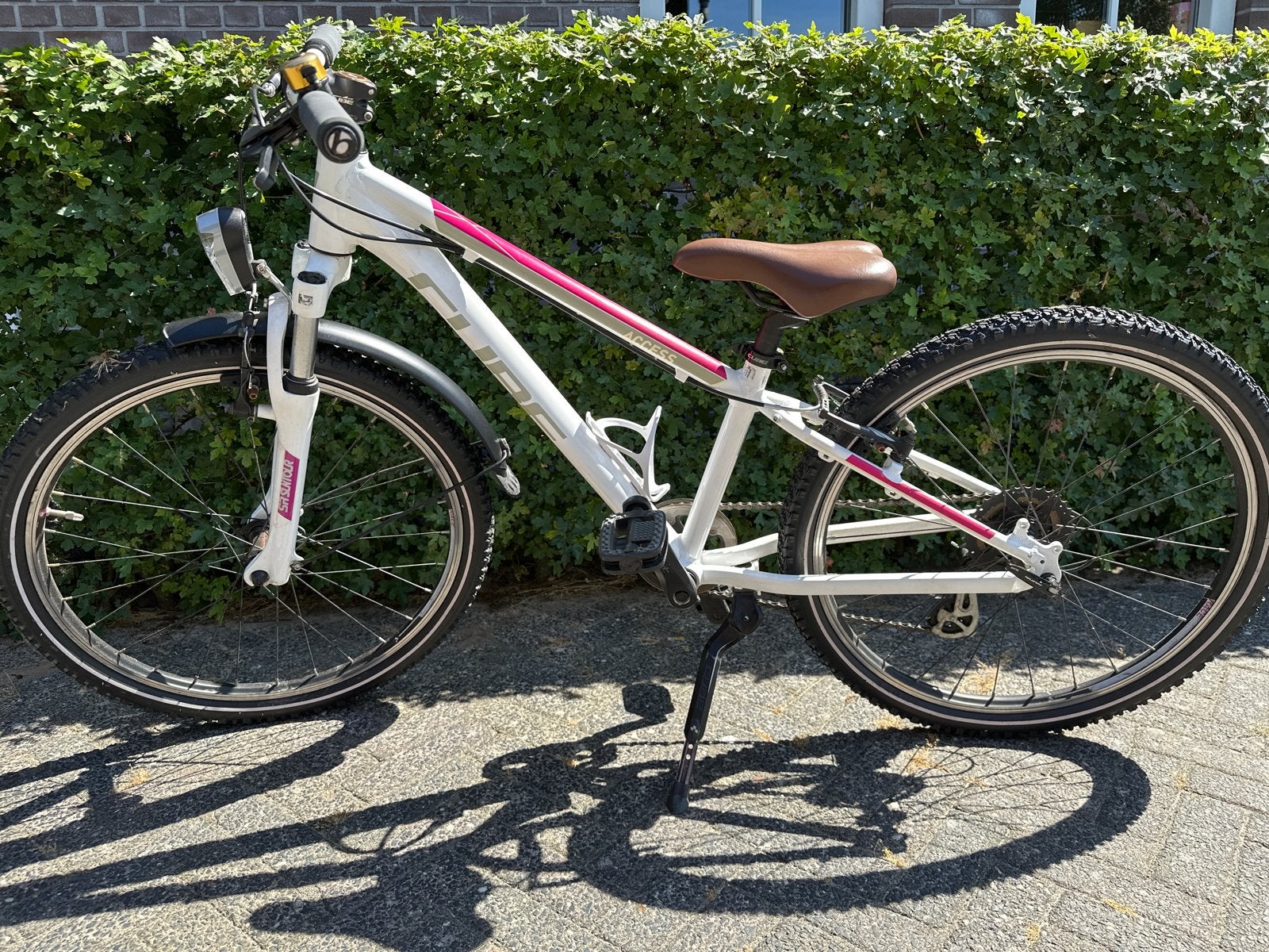 Nog nette Cube kinderfiets 24 inch, Fietsen en Brommers, Fietsen | Kinderfietsjes, Ophalen, Gebruikt, Velgrem, 20 inch of meer