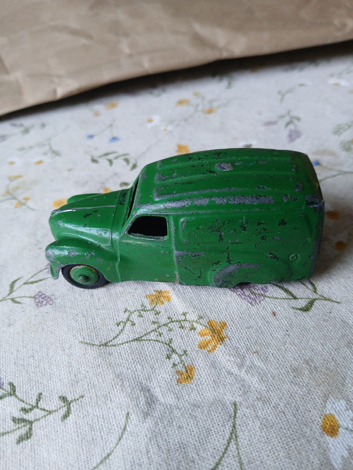 Austin Van. Dinky toys,  overgeschilderd, Ophalen of Verzenden, Gebruikt, Auto, Dinky Toys