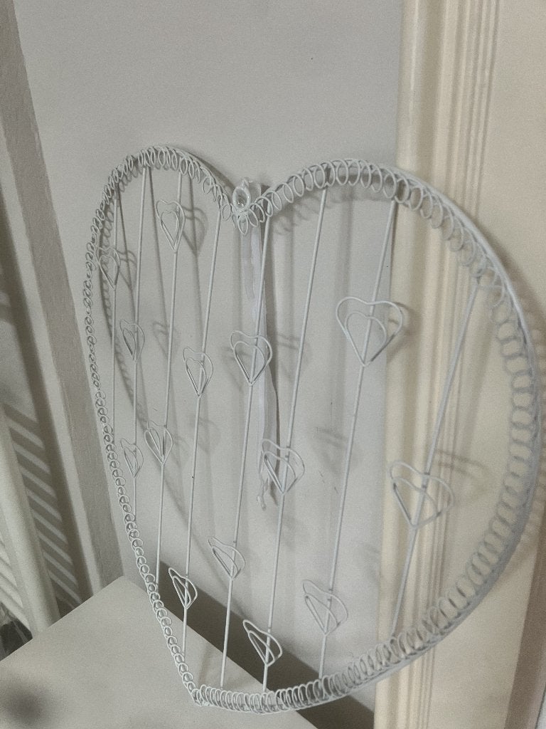 Decoratief, wit metalen fotorek in de vorm van een hart, Metaal, Gebruikt, 60 cm, Decoratieobject