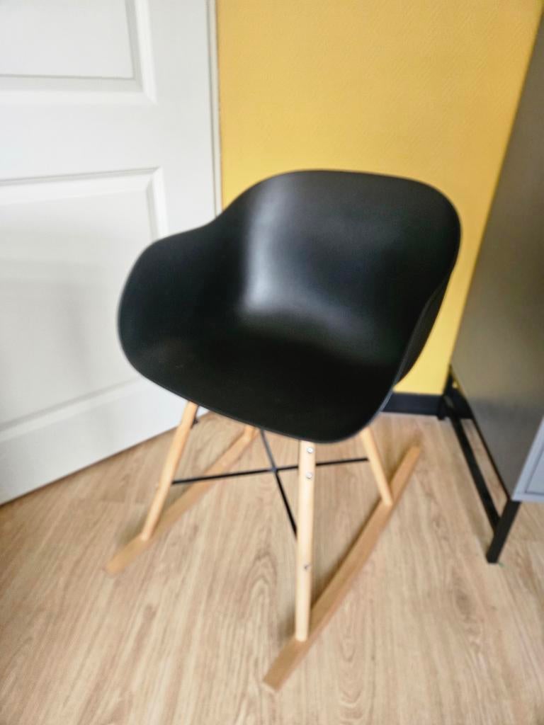 Kuip schommelstoel, Huis en Inrichting, Stoelen, Ophalen, Zo goed als nieuw, Wit, Eén