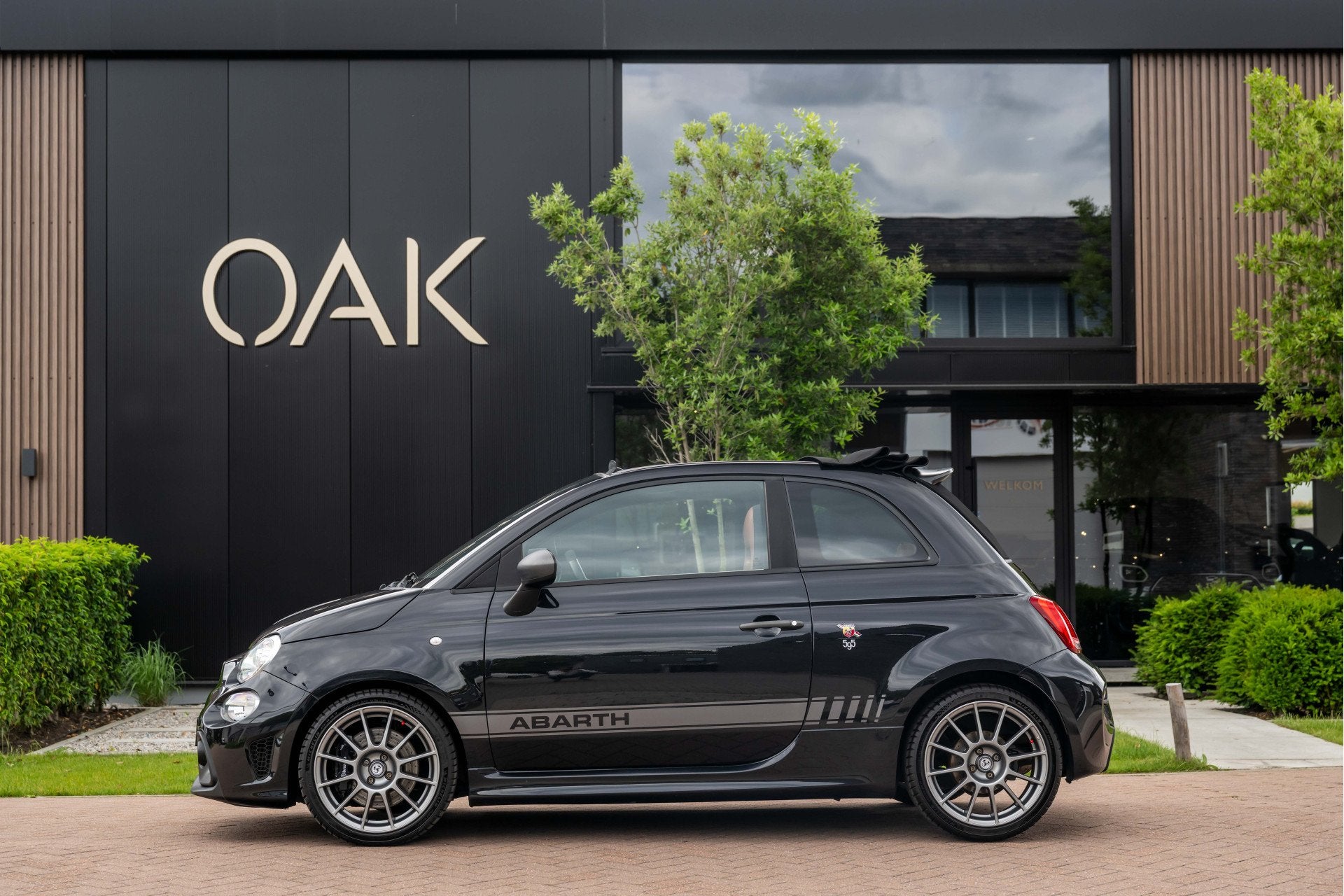 Fiat 500C 1.4 T-Jet Abarth 595 Competizione | Sabelt | Beats, 12 maanden, 15 km/l, Euro 6, 4 cilinders