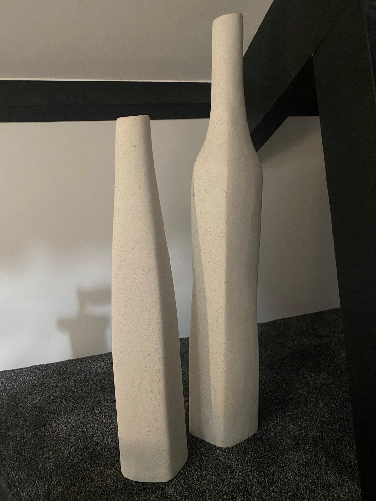 Twee hoge vazen Violier (ca. 70 cm), Ophalen, Gebruikt, Met patroon/structuur, Beige