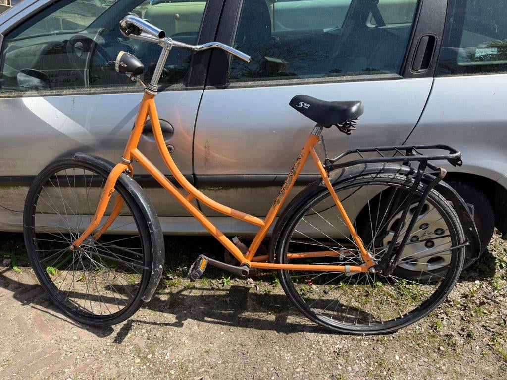 Oranje omafiets - BSP - opknapper, Fietsen en Brommers, Fietsen | Dames | Omafietsen, Gebruikt, Ophalen