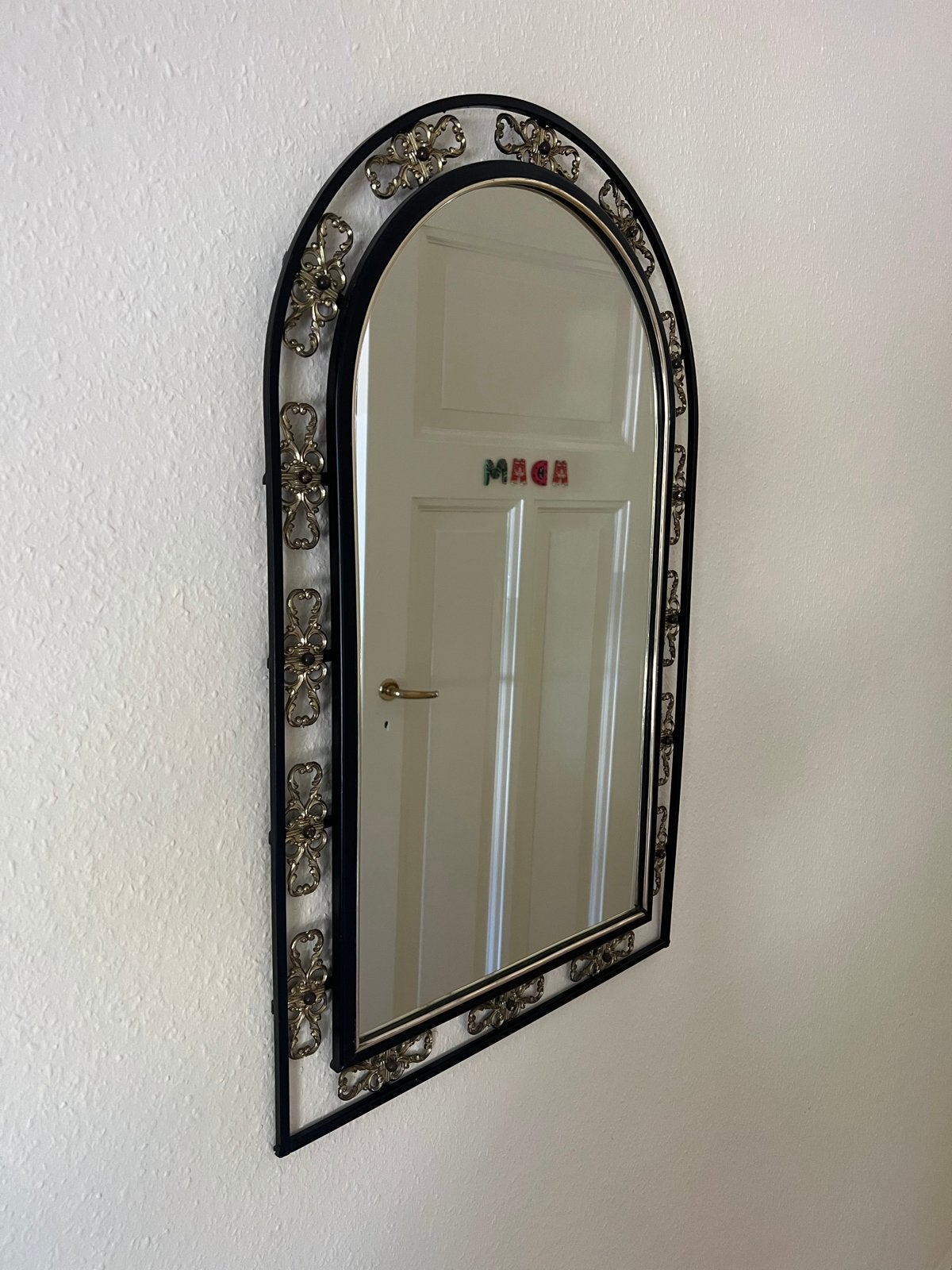 Vintage spiegel met sierlijk metalen frame, Ophalen of Verzenden, Overige vormen, 50 tot 100 cm, Minder dan 100 cm