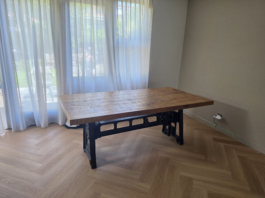 Industriële verstelbare eettafel met gietijzeren onderstel, Ophalen, 100 tot 150 cm, 200 cm of meer, Zo goed als nieuw