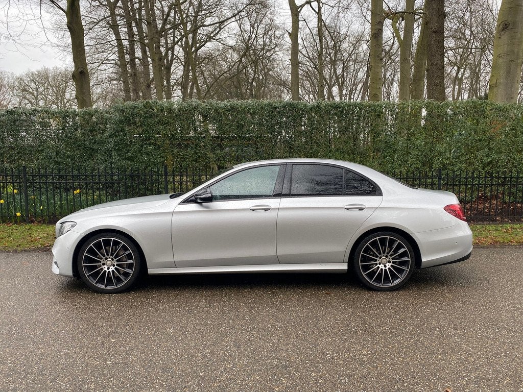 Mercedes-Benz E-klasse 220D AMG, Trekhaak, Widescreen, NAP!, Auto's, Achterwielaandrijving, Gebruikt, 4 cilinders, 23 km/l