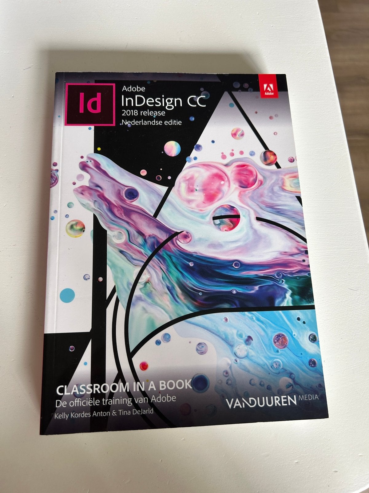Adobe InDesign CC Classroom in a book (NL), Software, Ophalen of Verzenden, Zo goed als nieuw, Kelly Kordes Anton; Tina De Jarld