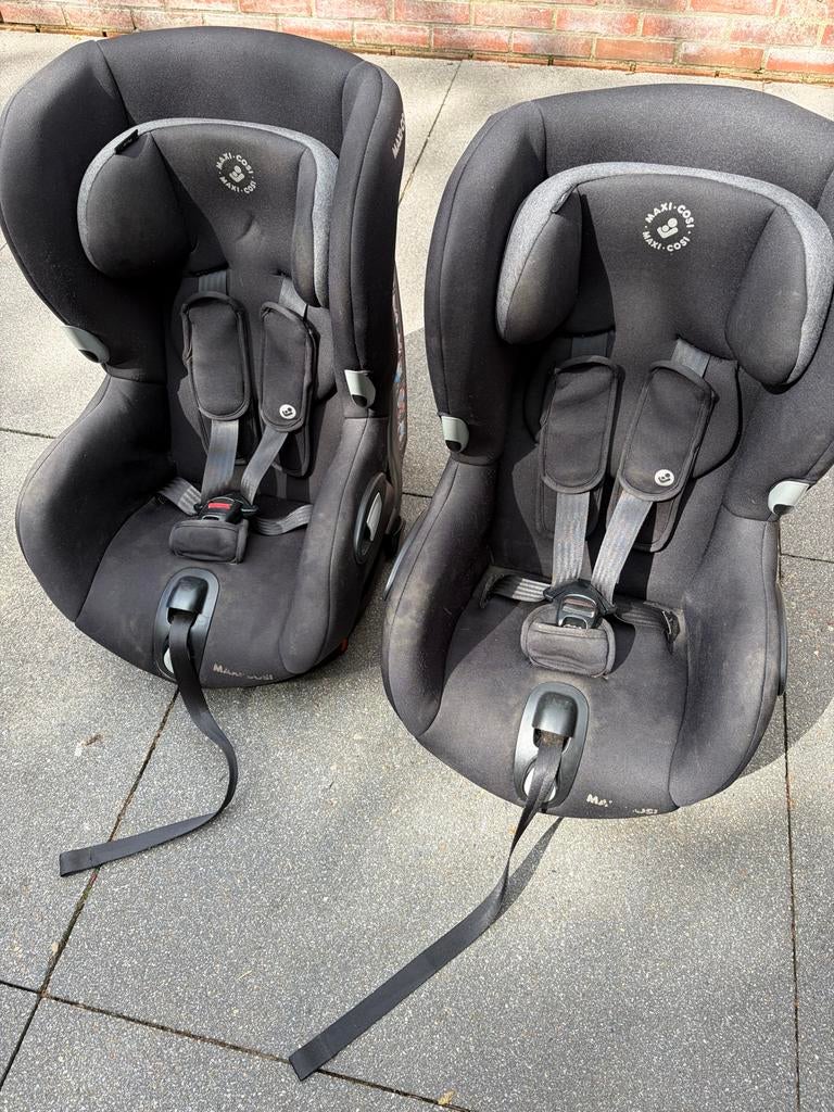 Maxi-Cosi Axiss autostoeltjes (2 stuks), Kinderen en Baby's, Autostoeltjes, 9 t/m 18 kg, Maxi-Cosi, Gebruikt, Autogordel