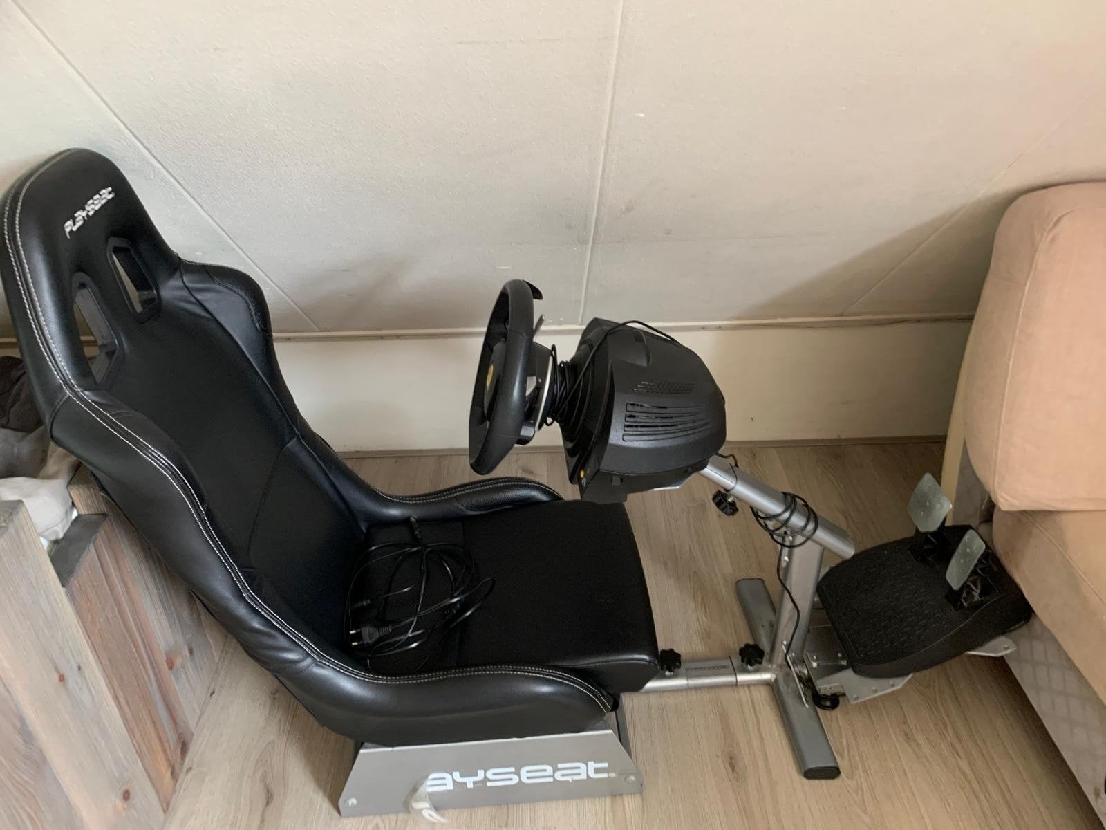 Thrustmaster TX Racing Wheel + Playseat Evolution set, Spelcomputers en Games, Spelcomputers | Sony PlayStation Consoles | Accessoires