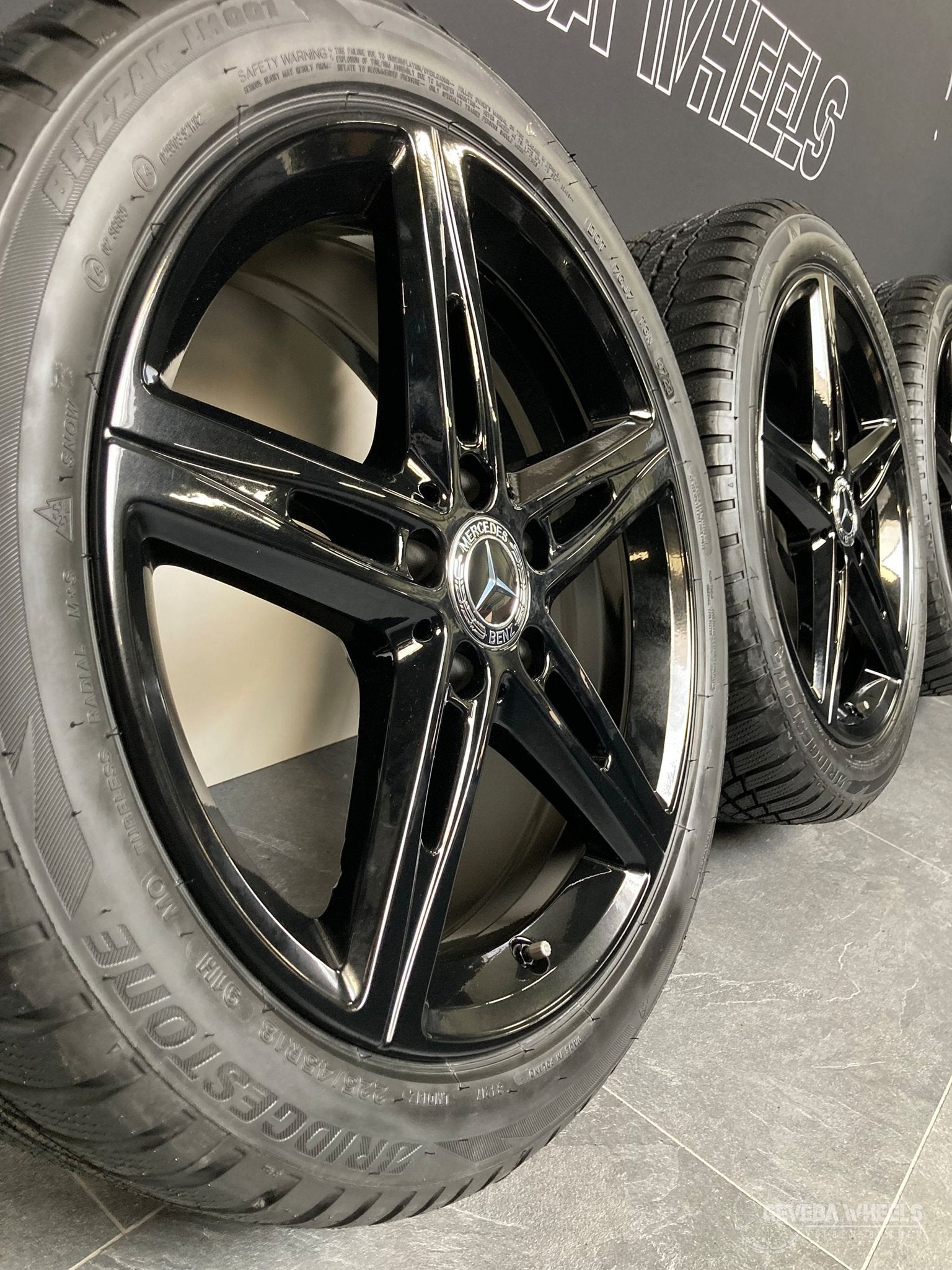 18” originele Mercedes A W177 CLA X118 velgen + winterbanden, 18 inch, Gebruikt, -, -