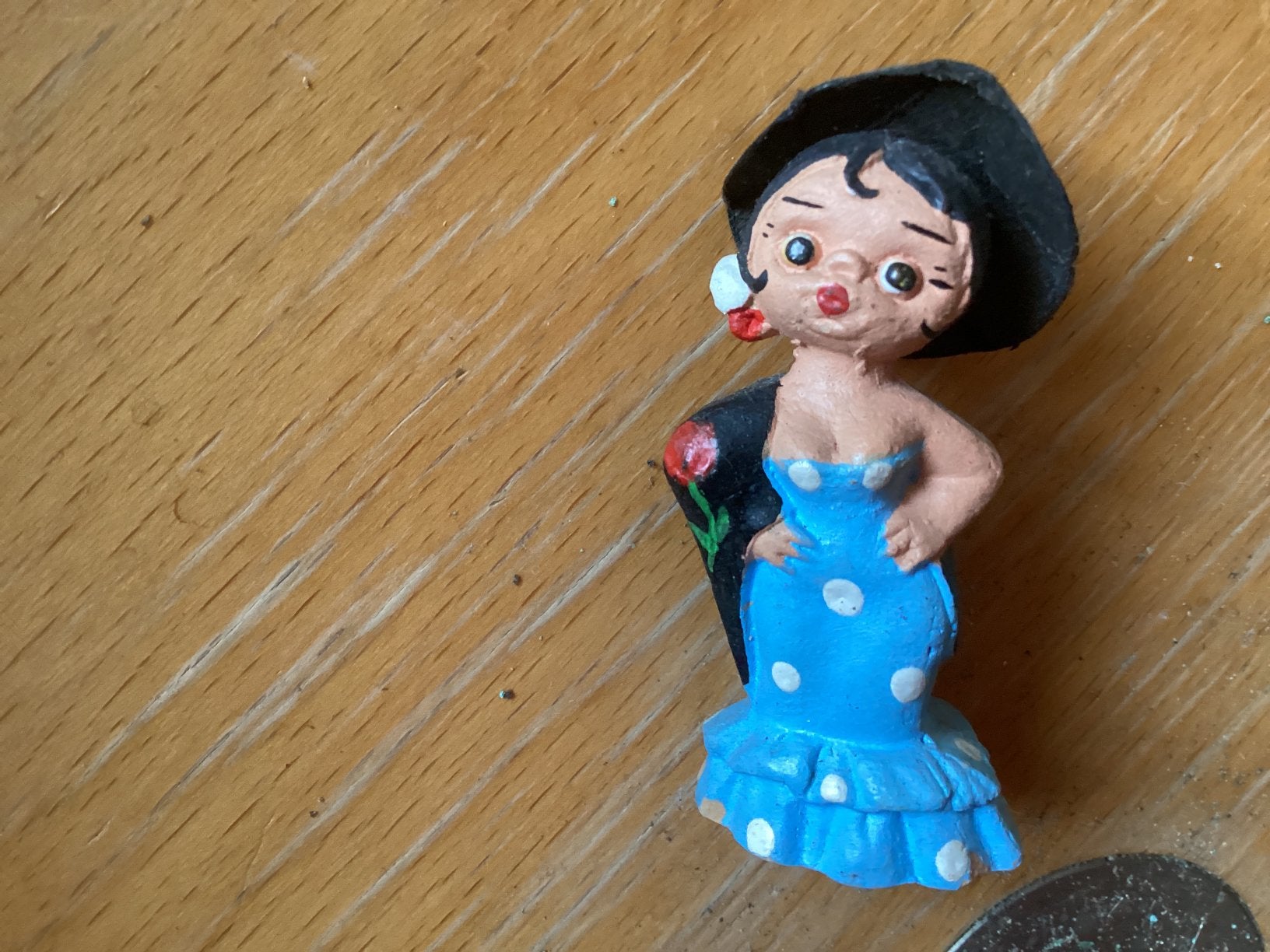 Flamengo danseres // aardewerk hoog 5.5 cm, Verzamelen, Beelden en Beeldjes, Ophalen of Verzenden, Zo goed als nieuw, Dier
