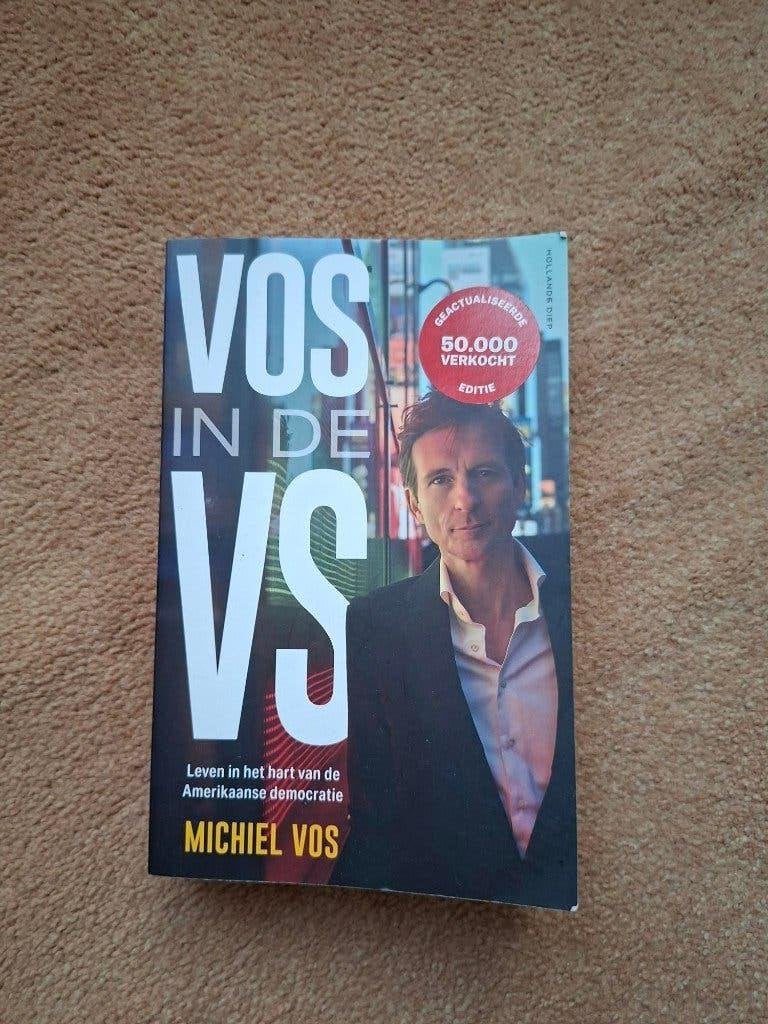 Vos in de VS door Michiel Vos (gesigneerd), Michiel Vos, Ophalen of Verzenden, Zo goed als nieuw, Nederland